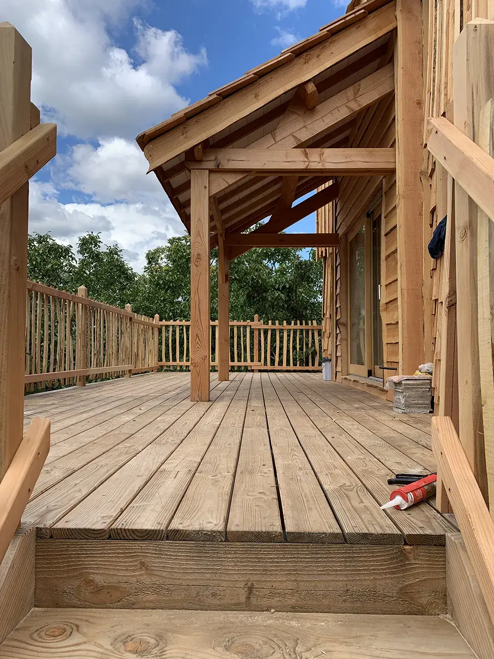 cabane-en-bois-sur-pilotis (12)