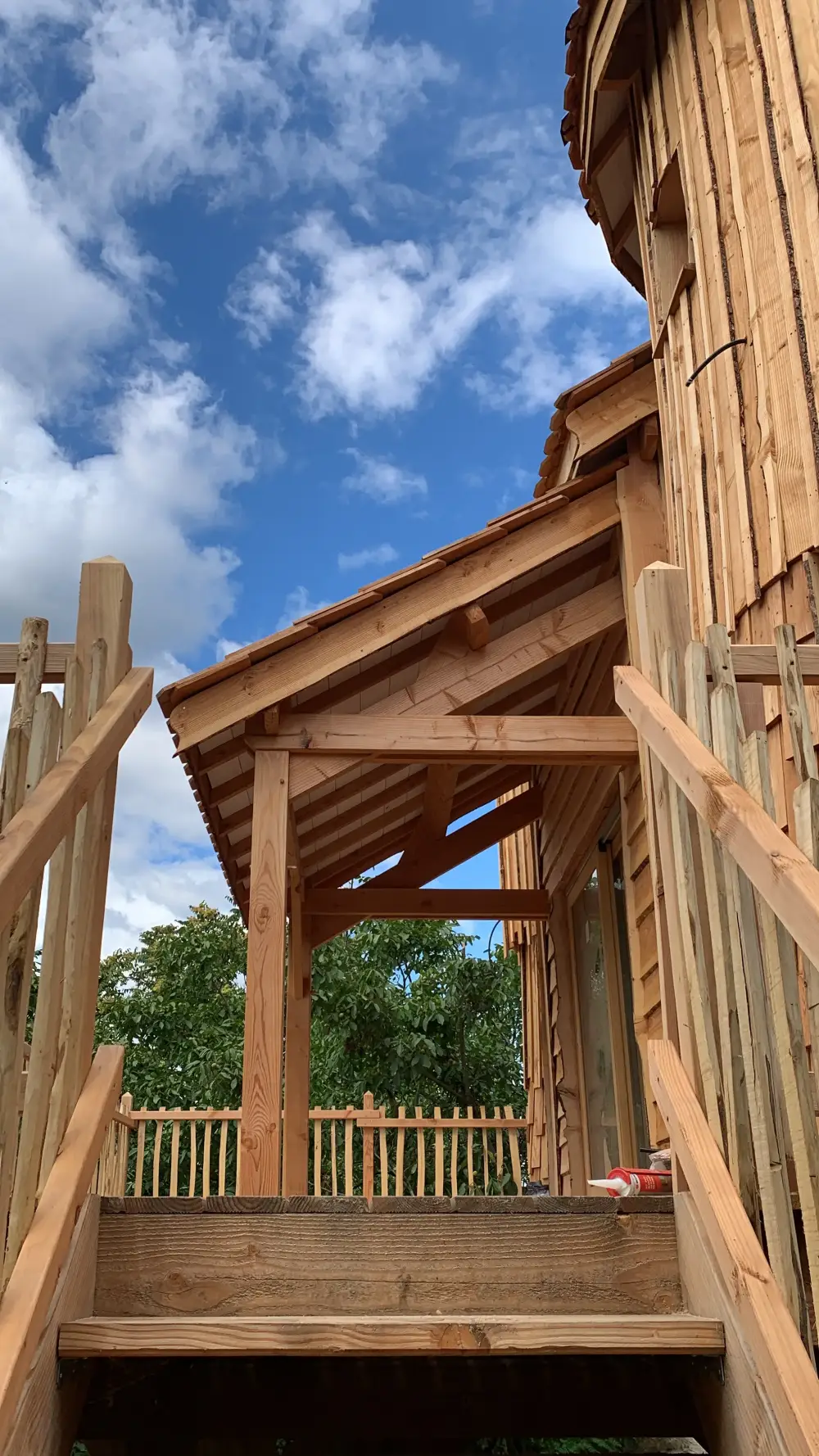 cabane-en-bois-sur-pilotis (14)